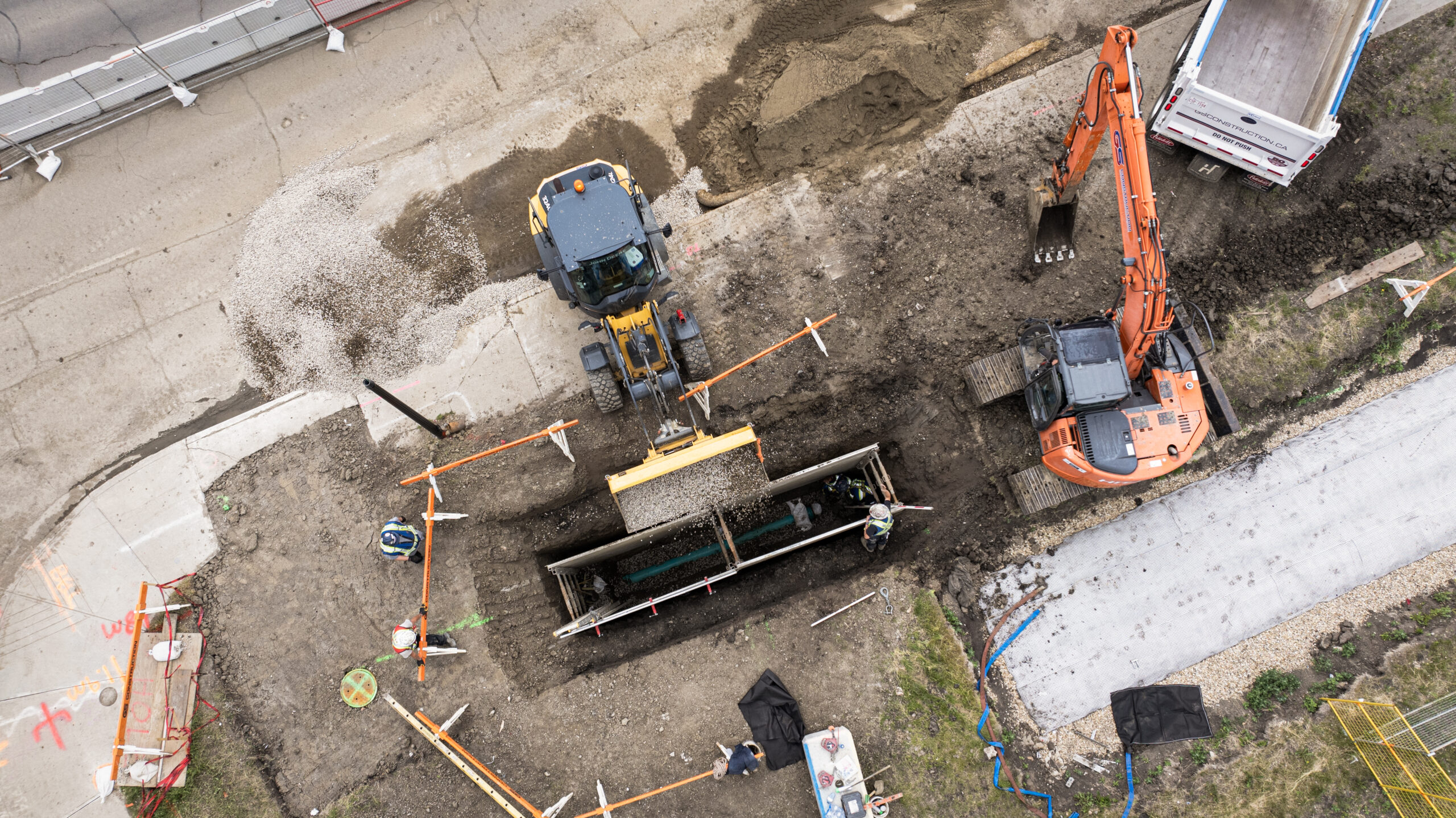 HFT utility construction team at work